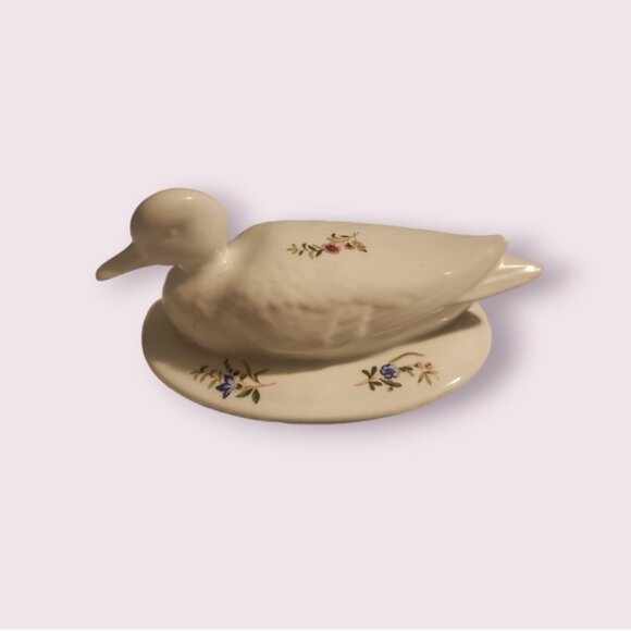 Cordon Bleu The Frieda Collection Covered Casserole Baking Dish Duck on Lid - Picture 3 of 7